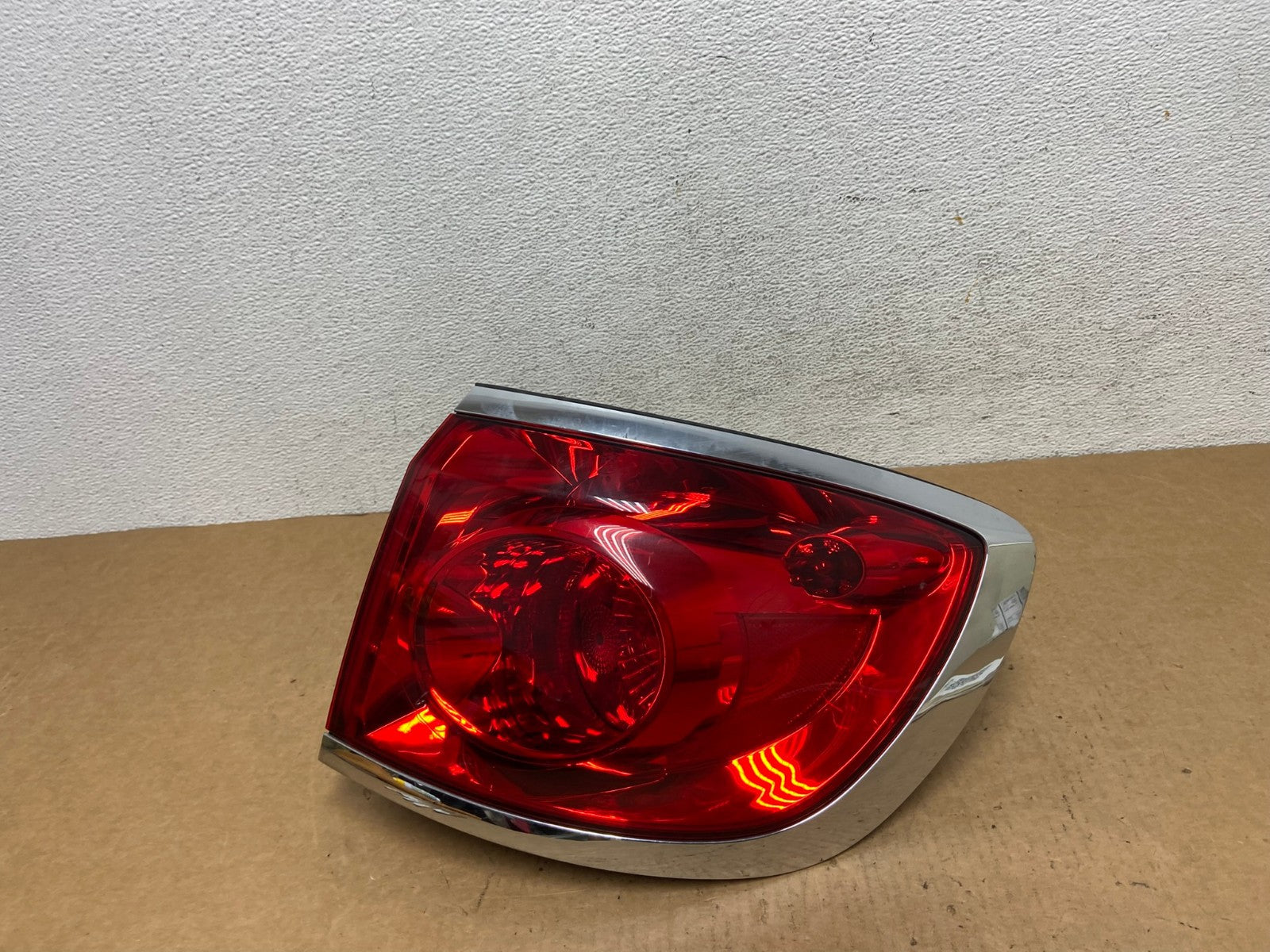 2008-2012 Buick Enclave Right Passenger Rh Tail Light AD4718 LK0
