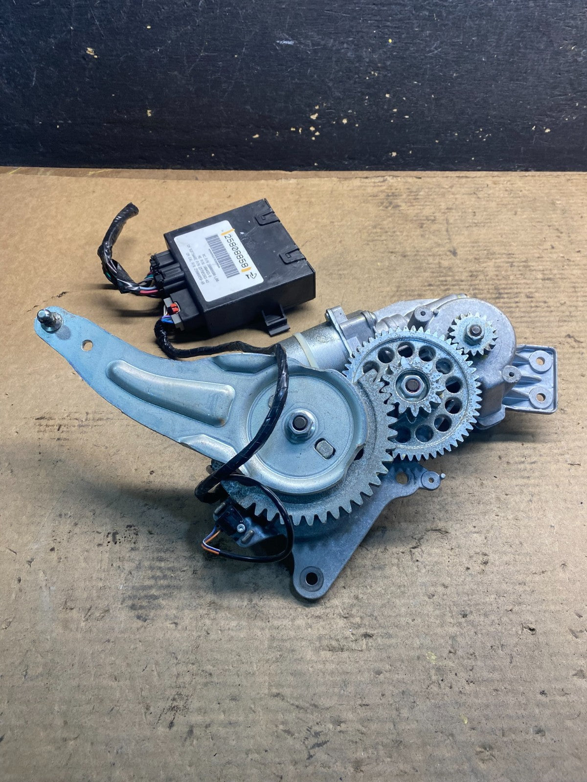 2007 2008 Acadia Enclave Escalade Suburban Liftgate Door Module Motor aa2823 DG4