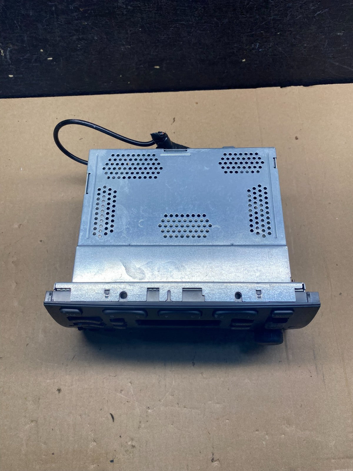 1998-2004 Cadillac Seville Radio CD Cassette Player Stereo AE7406 DG4