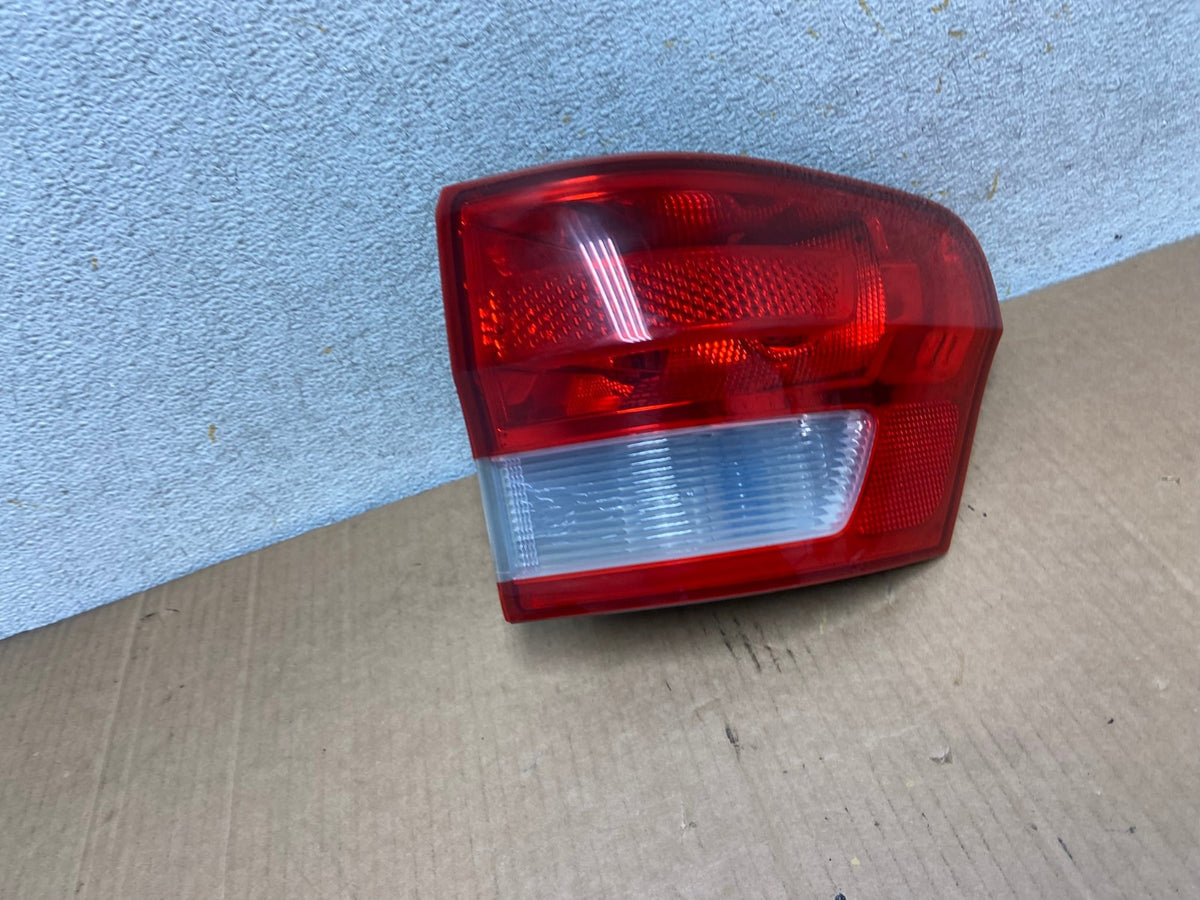 2011-2013 Jeep Grand Cherokee Right Passenger Side Rh Tail Light AI8420 LK0