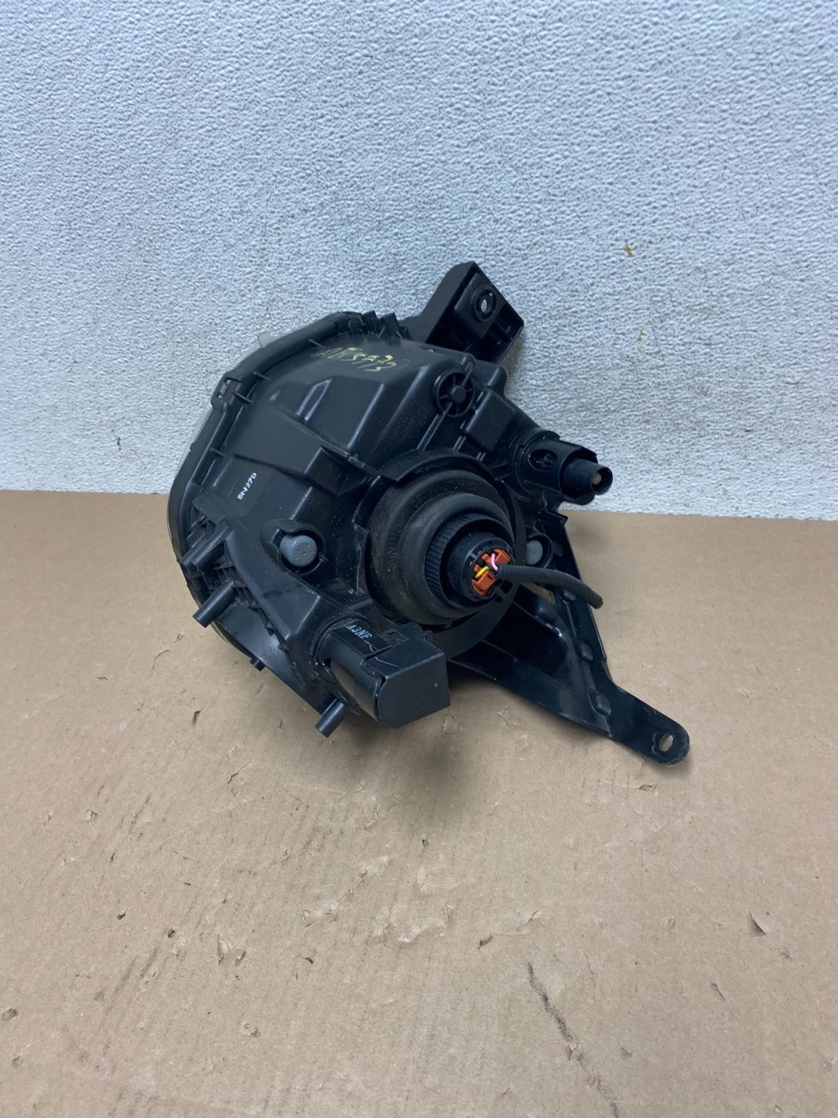2011 to 2014 Nisan Juke Right Passenger Side Headlight AG5773 DW5