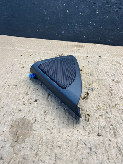 2020 to 2023 BMW X6 right side Tweeter Speaker Right Side Door N04963