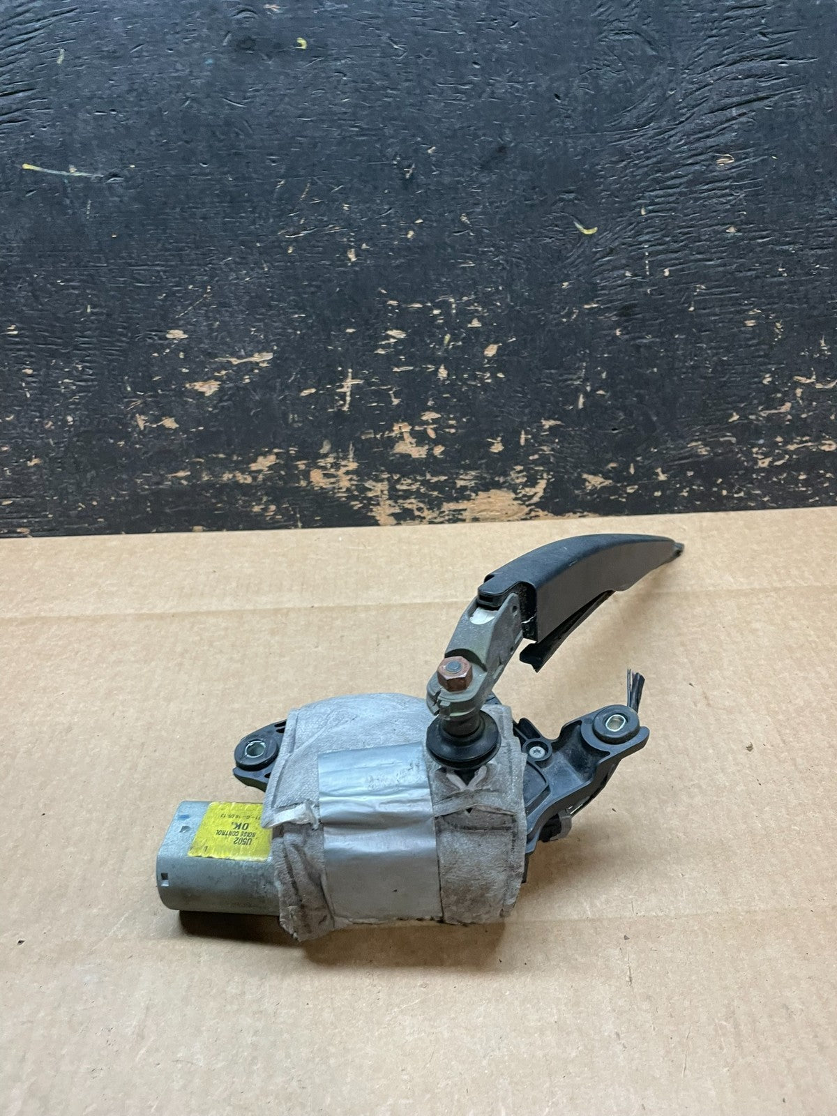 2011 to 2019 Ford Explorer Rear Windshield Wiper Motor OEM AA9011 DG1