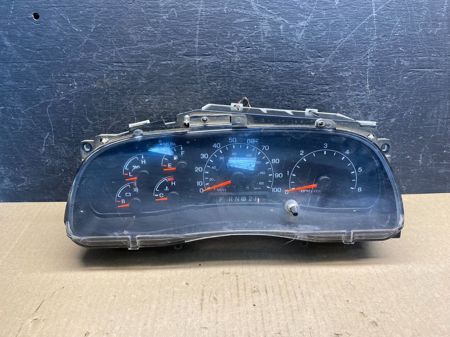 1999 - 2001 Ford F150 F-150 Speedometer Cluster Gauge AG9419 DW0
