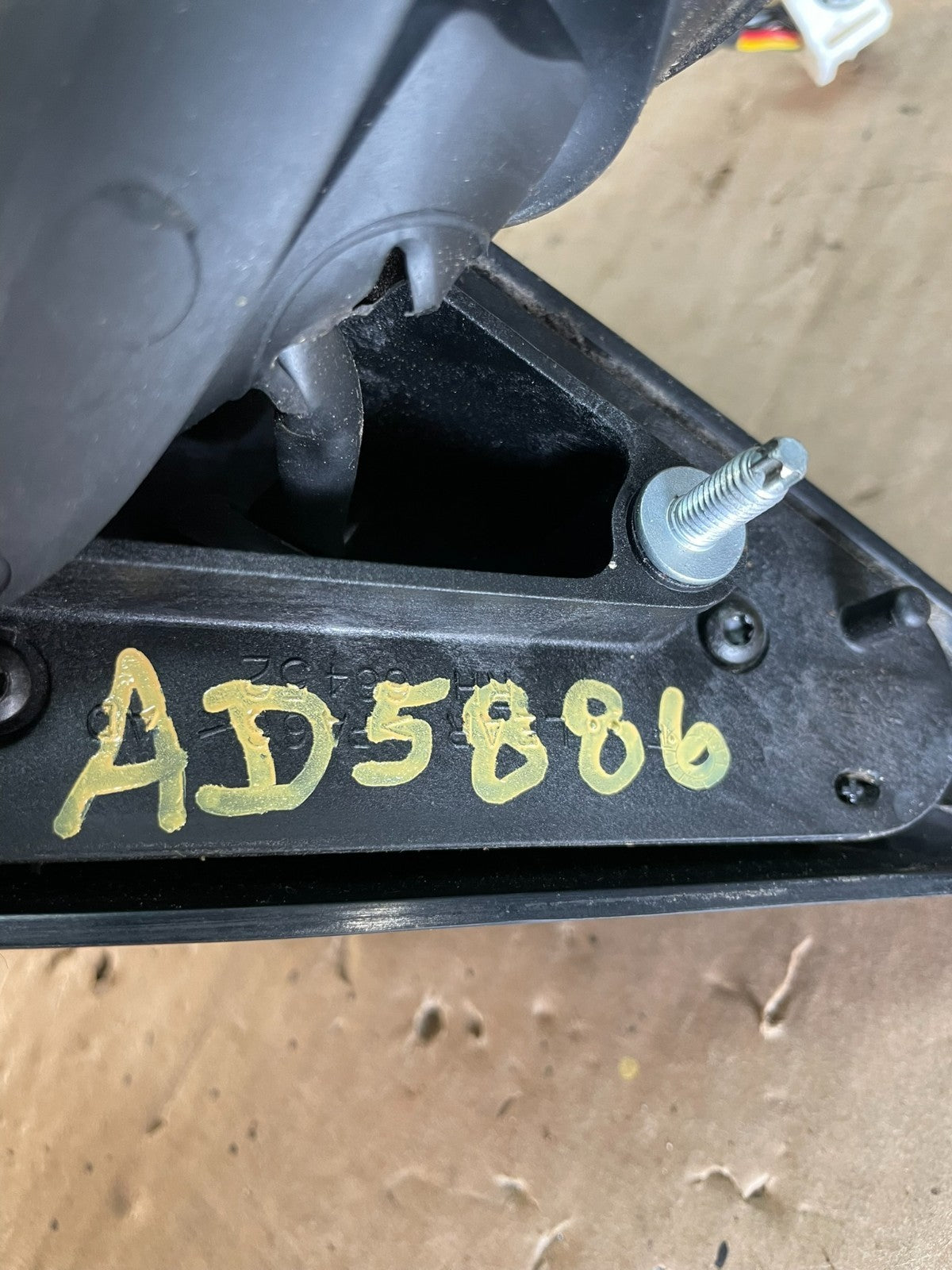 2000-2004 Toyota Avalon Right Passenger View Door Mirror AD5886 DW10