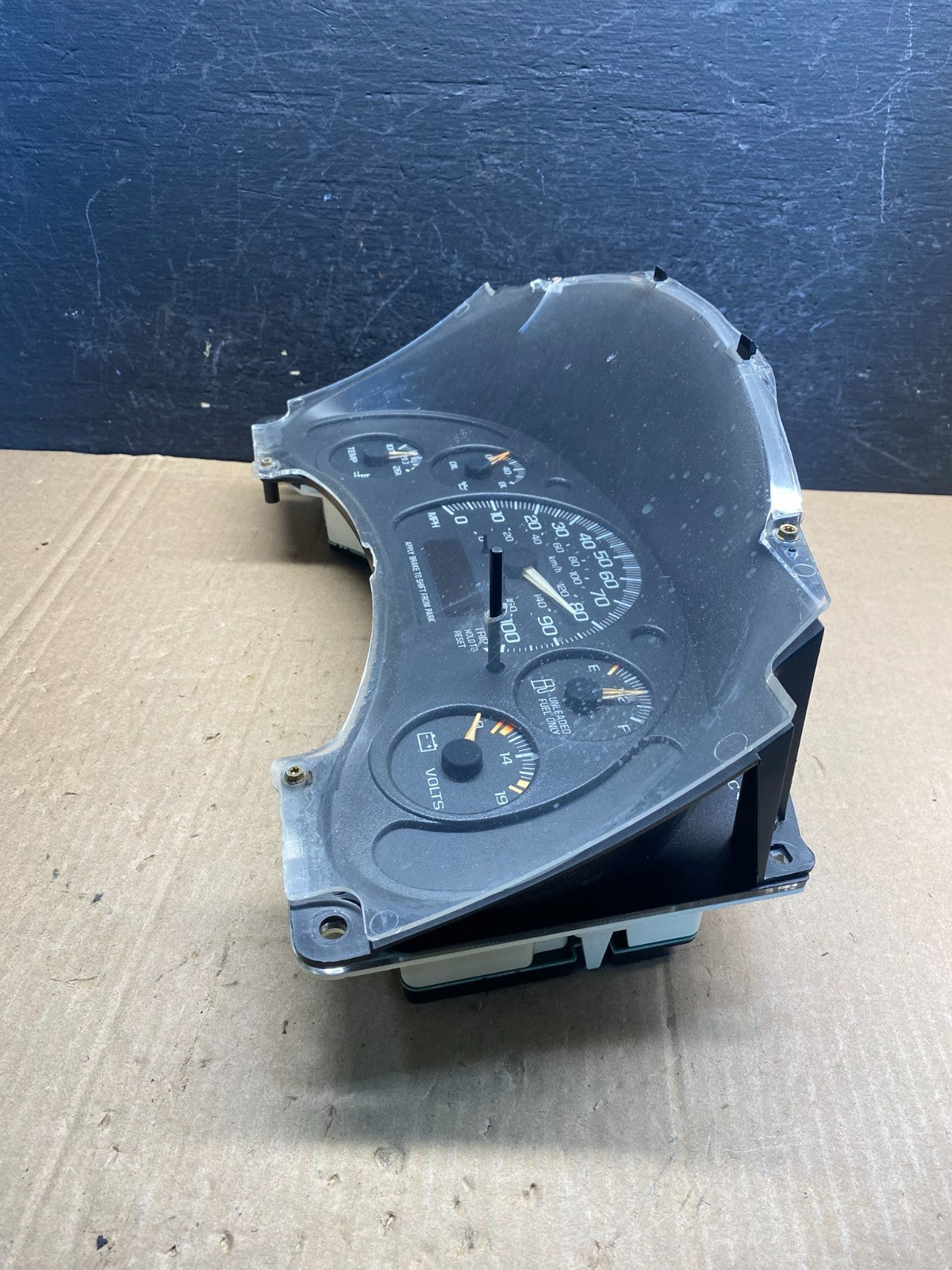 2000 to 2005 Chevrolet Astro Cluster Gauge Speedometer ECM AE7604 DG2