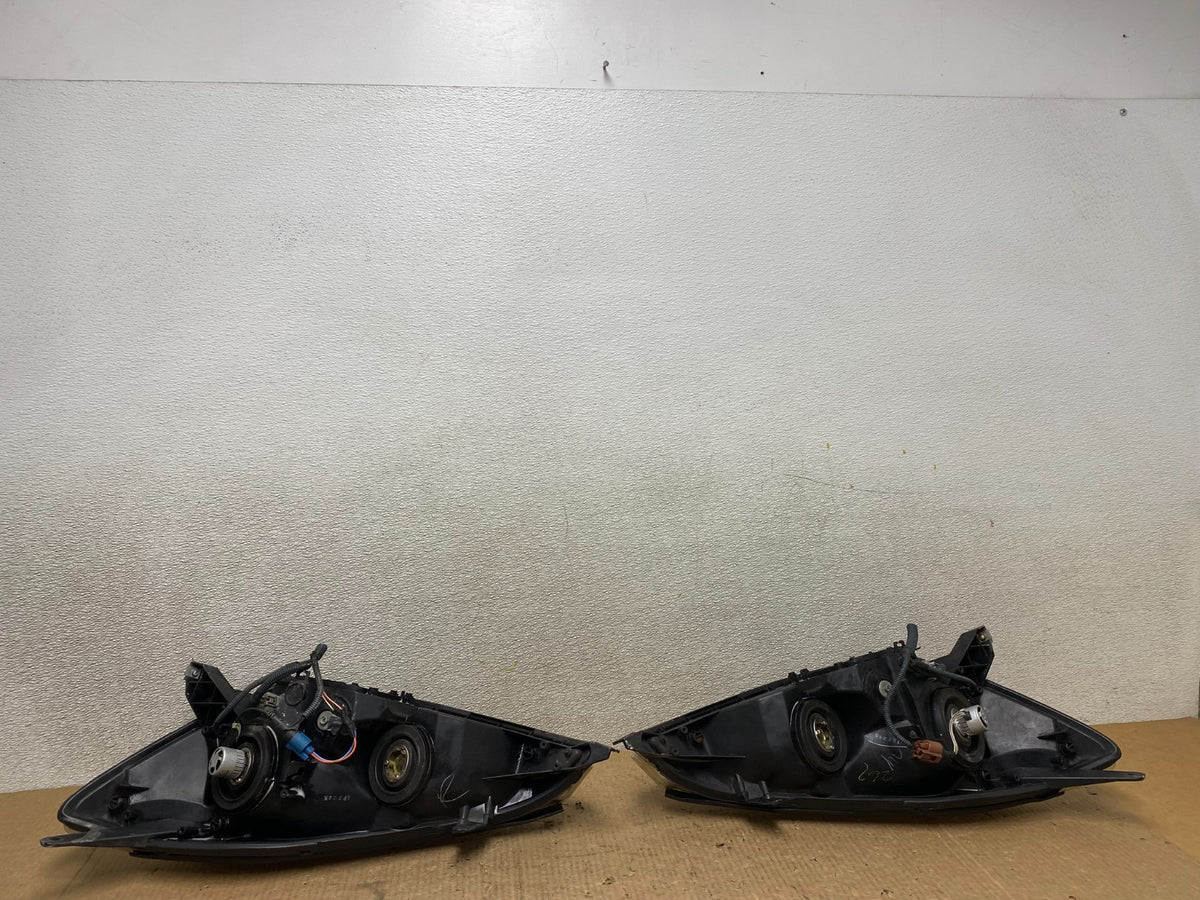 2004 2005 Toyota Sienna Left+Right Set Side Halogen Headlights W5445 DW9