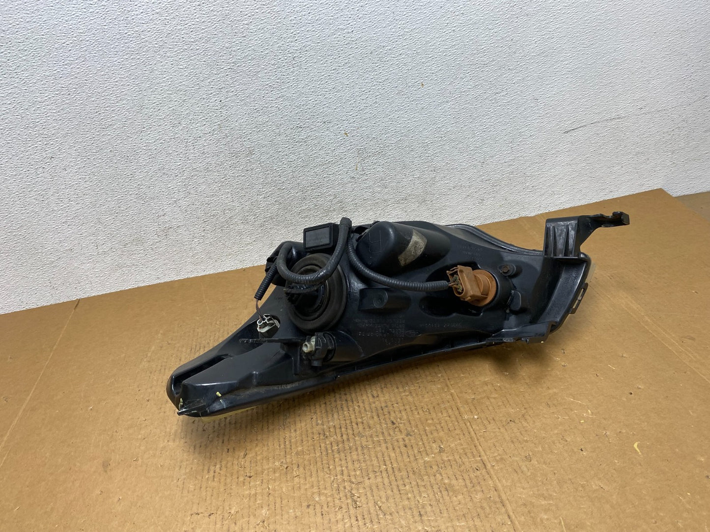 2008 2009 2010 2011 Ford Focus Right Passenger Rh Side Headlight AE0598 DW7