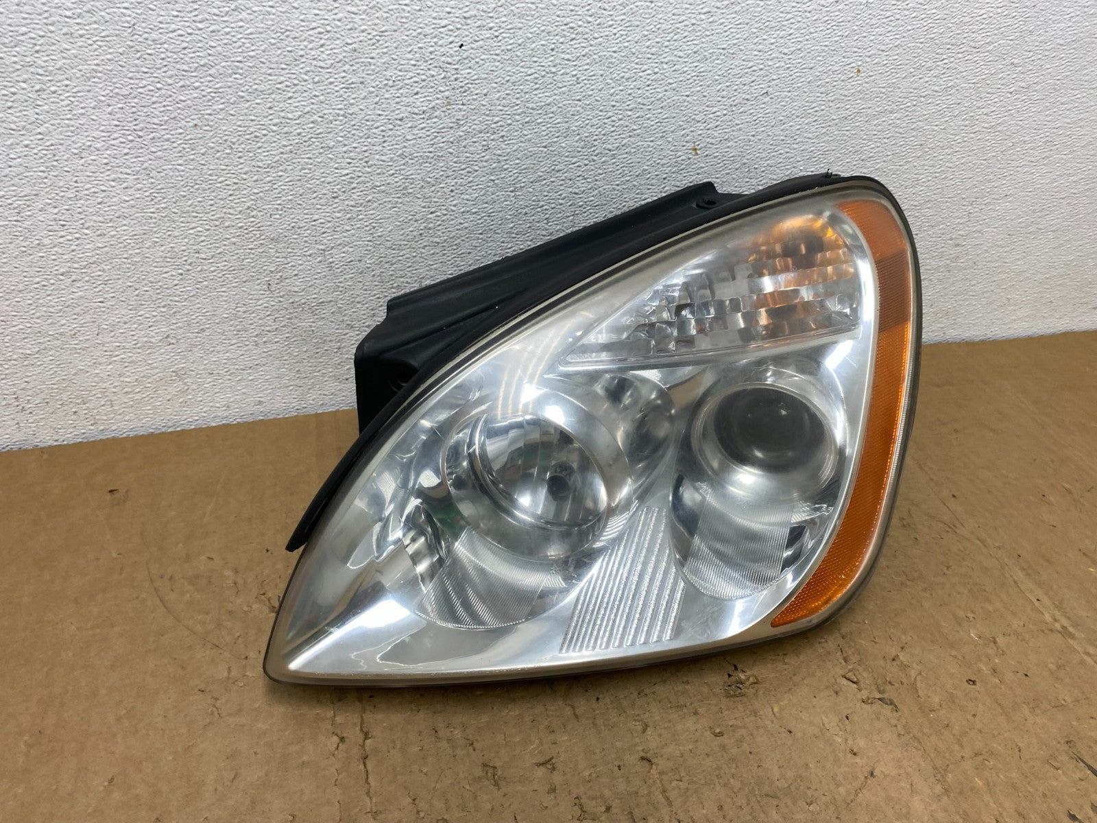 2007 - 2009 Kia Rondo Left Driver LH Side Halogen Headlight AD0644 DW2