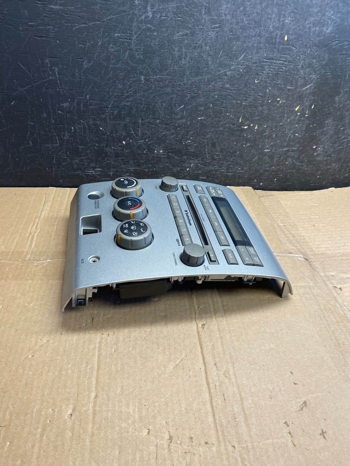 2004 - 2007 Nissan Titan Radio CD Player Climate Control AF2772 DG2