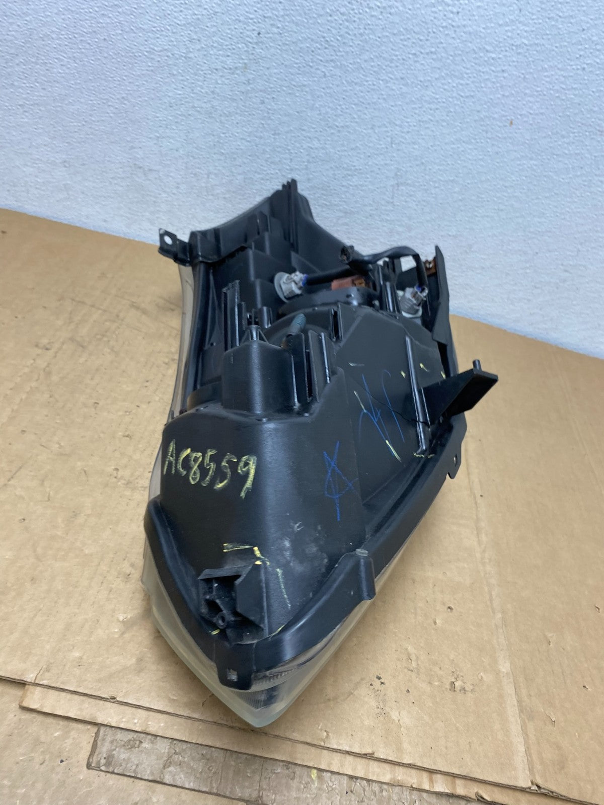 2004 to 2009 Nissan Quest Right Passenger RH Black Headlight AC8559 DW8