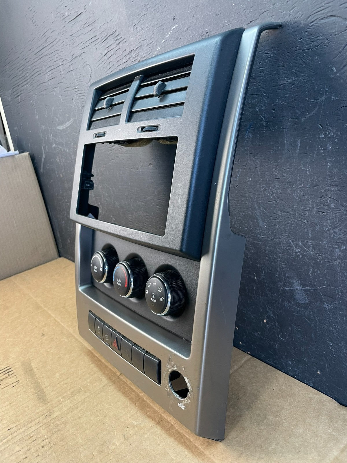 2008 to 2012 Jeep Liberty Dash Climate Temperature Control Radio Bezel AC5214 DG2