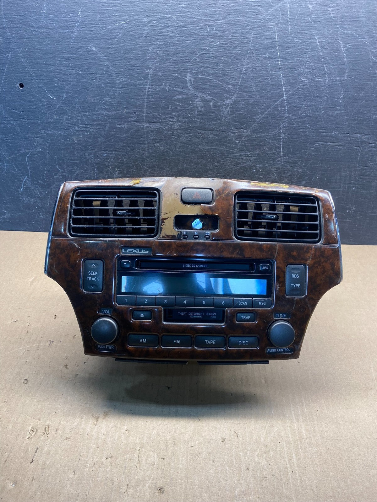 2004 to 2006 Lexus ES330 Es300 Radio Receiver Tape CD Air Vent AG5988 DG0