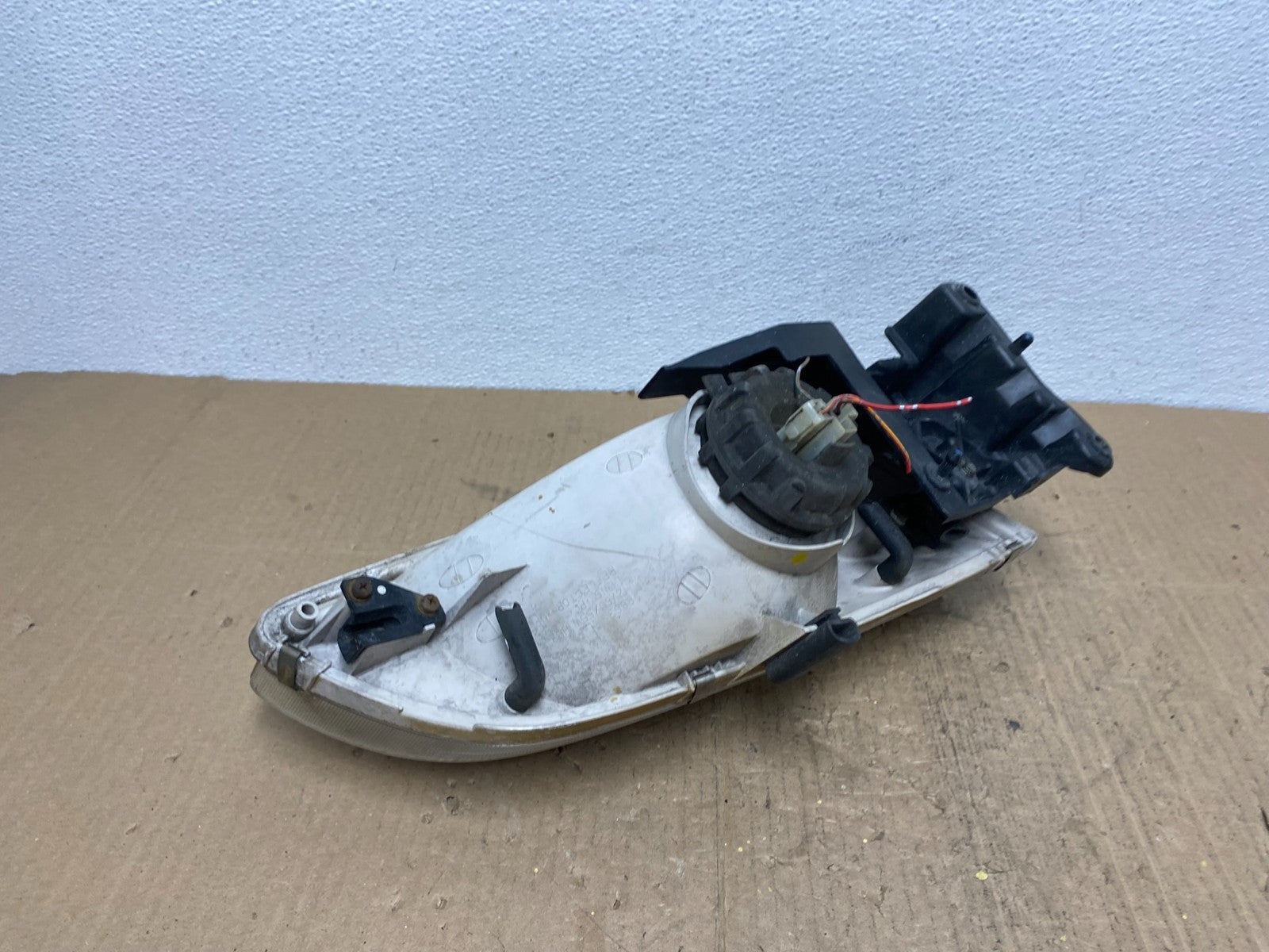 1998 to 1999 Mazda 626 Left Driver Lh Side Headlight Oem AB8472 DW4