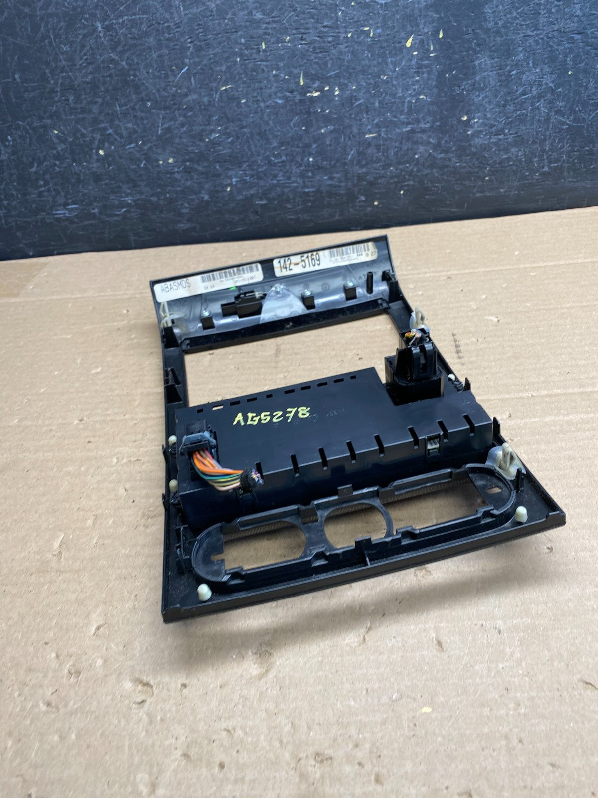 2004 to 2008 Ford F150 Radio Climate Dash Bezel Surround Black ag5278 DG5