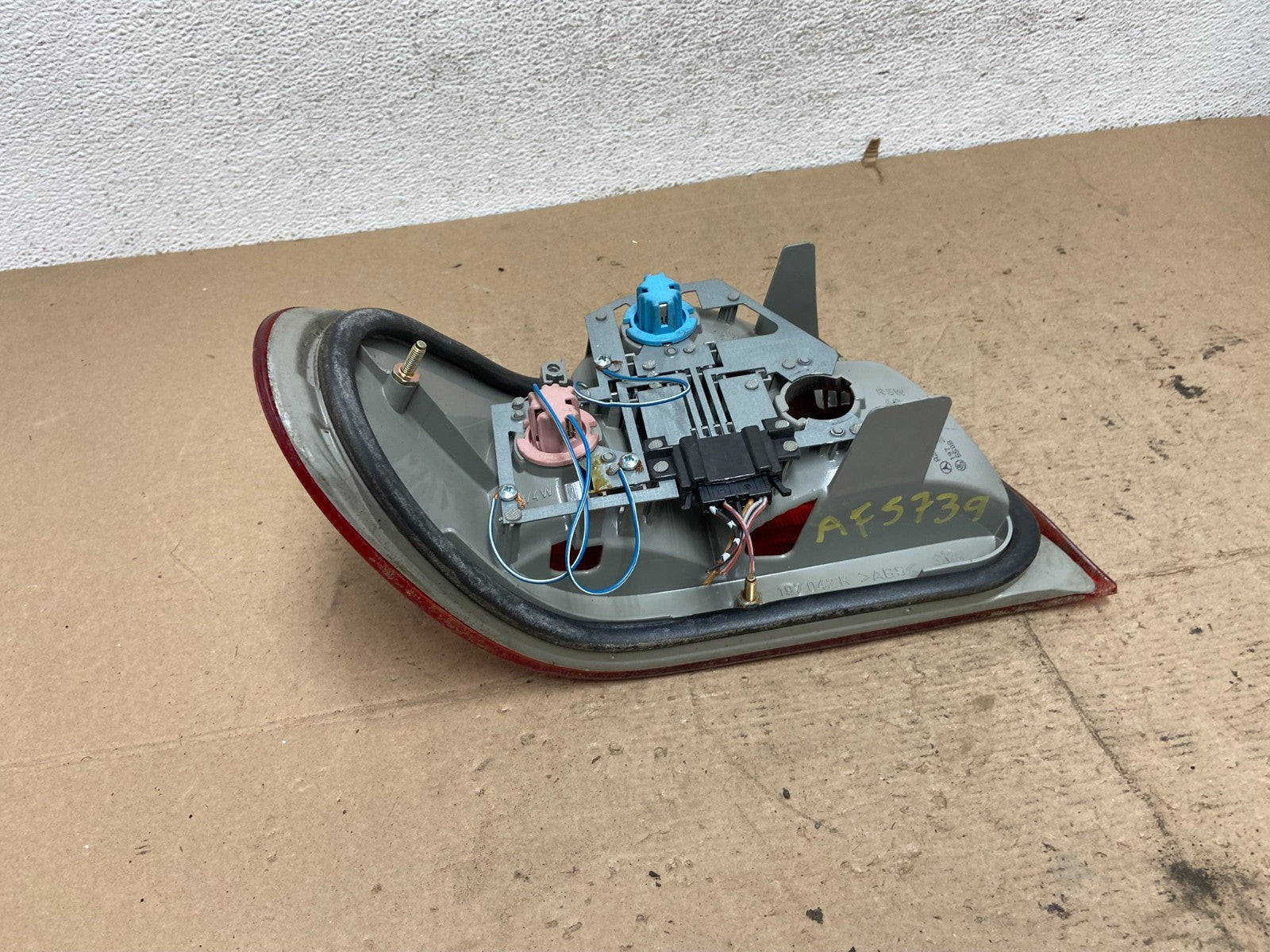 1996 - 1999 Mercedes-Benz E W210 E320 Right Passenger Tail Light AF5739 DW4