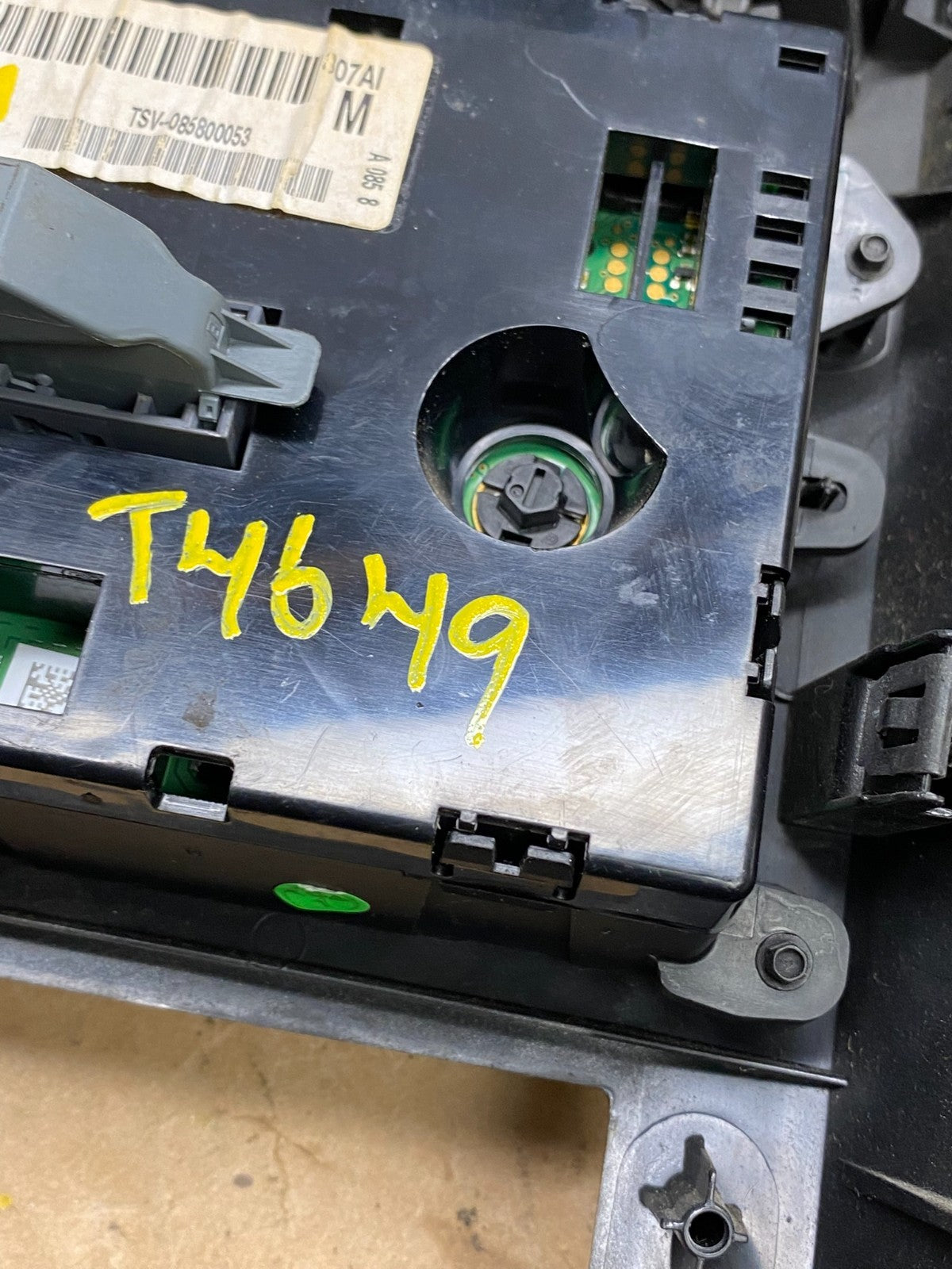 2008-2010 Dodge Grand Caravan Radio Bezel Climate Control Heat AC Heat T4649 DG7