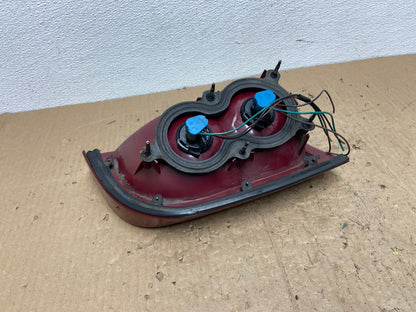 1992-1995 Oldsmobile Cutlass Supreme Convertible Right RH Tail Light AC0137 LK6