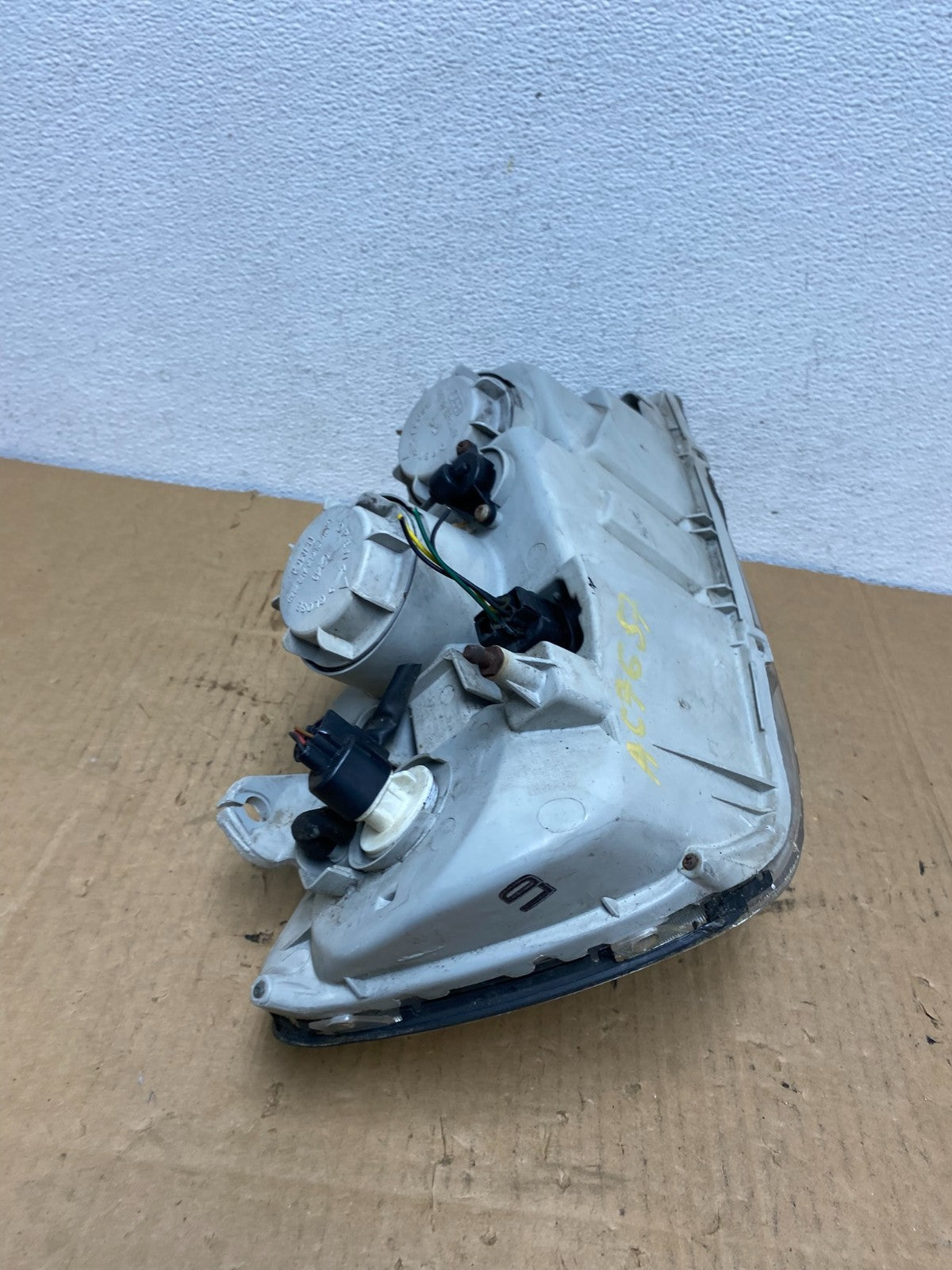 2004 2005 Hyundai XG350 XG Left Driver LH Headlight Halogen AC7657 DW8