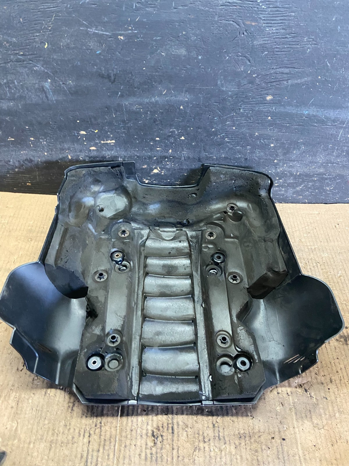 2006 to 2010 BMW 550i 650i 750i Plastic Engine Cover Shield OEM r7112 DG5