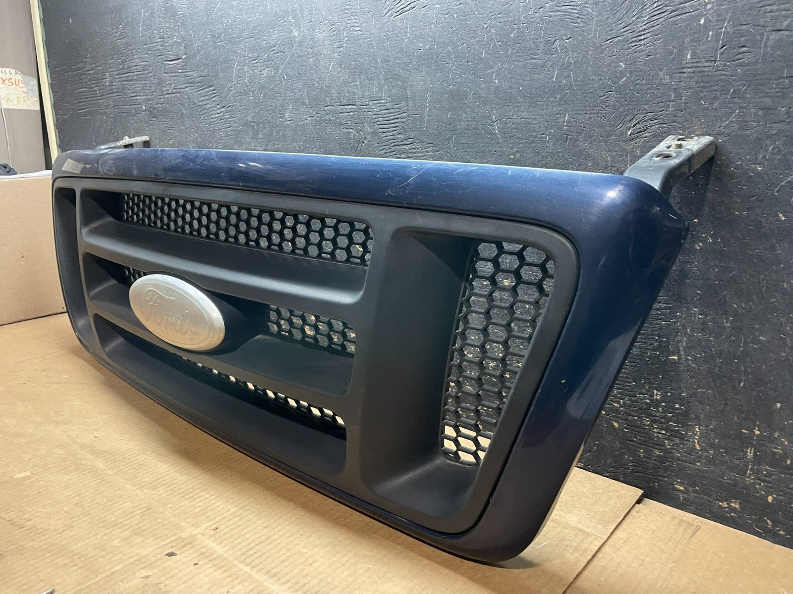 2004 to 2008 Ford F150 F-150 Front Upper Grill Grille Oem AA9096  DG1