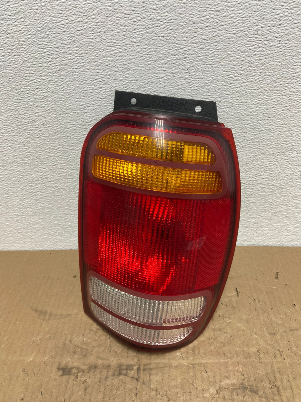1998 to 2001 Ford Explorer Right Passenger RH Side Tail light AB8377 LK0