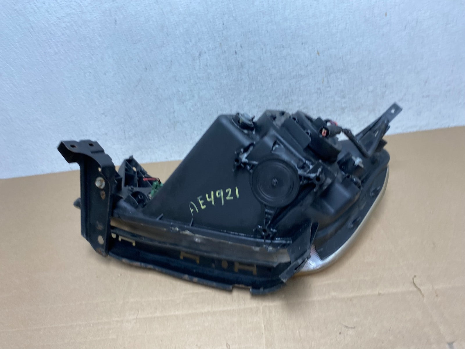 2002 to 2004 Honda CRV CR-V Right Passenger RH Halogen Headlight AE4921 DW6
