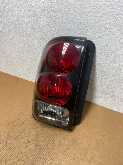 2002 to 2009 Chevrolet Trailblazer Left Driver LH Side Tail Light AE1328 LK1