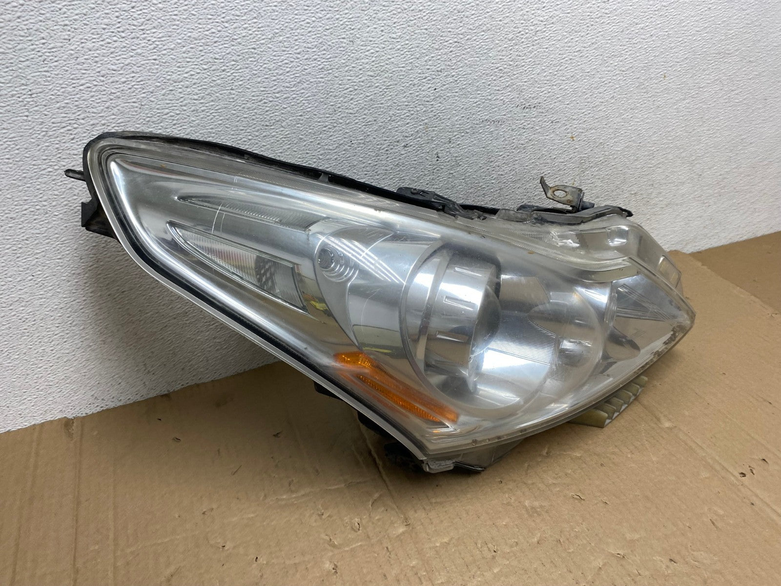 2010-2012 Infiniti G37 Right Passenger Side Xenon HID Headlight AE8970 LK2