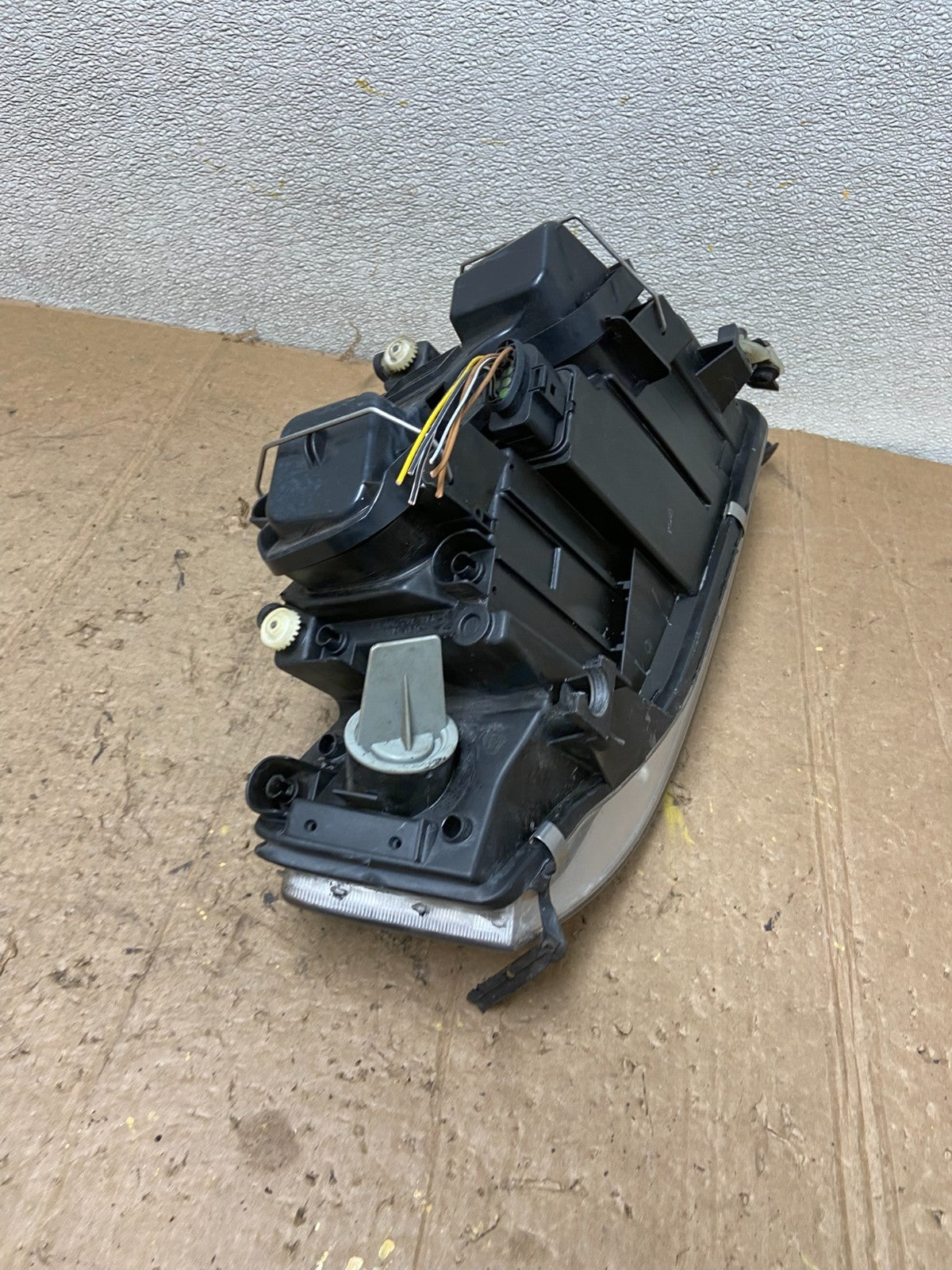 2002 to 2004 Audi A6 Left Driver LH Side Halogen Headlight OEM AA43294