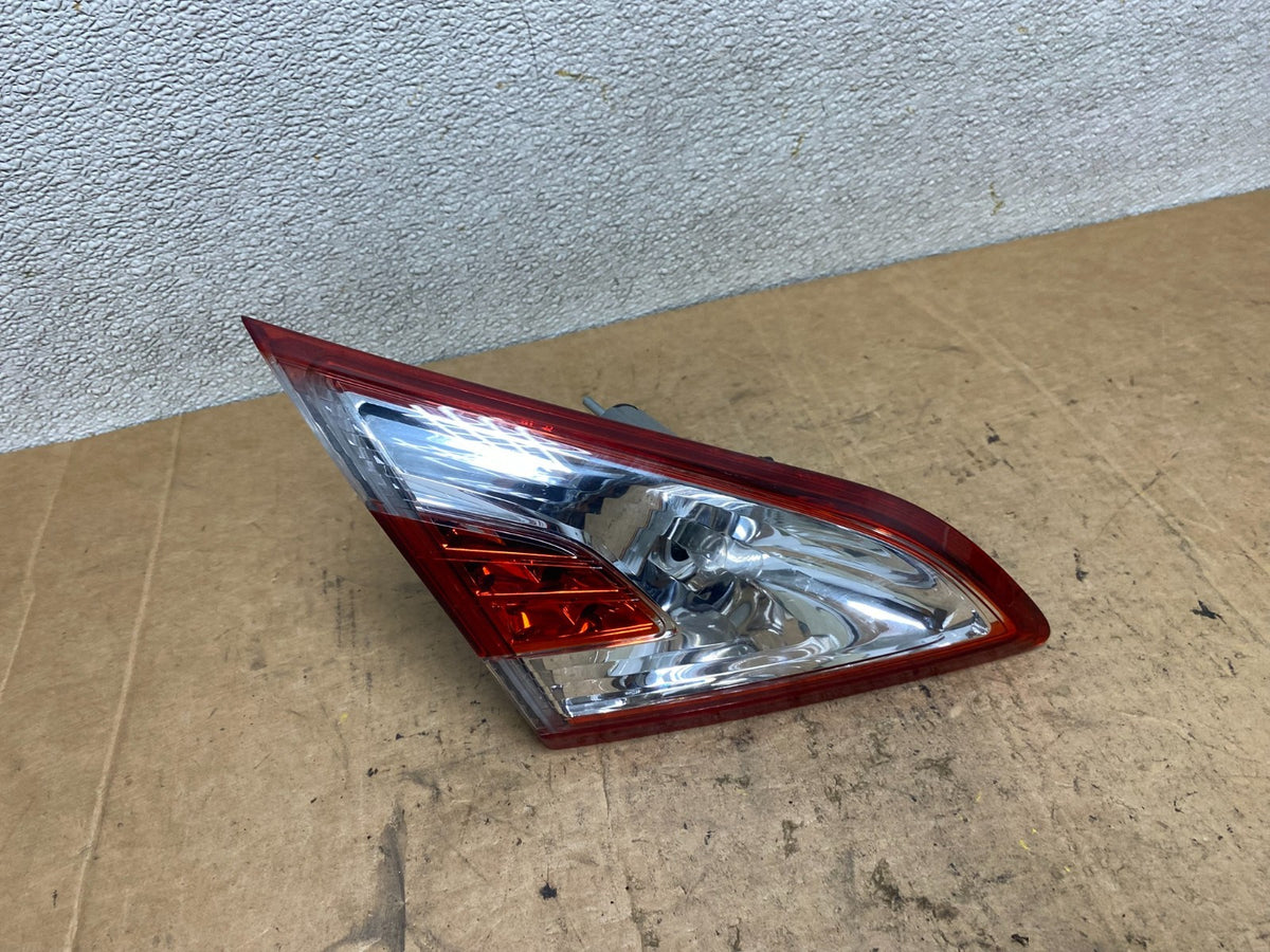 2011-2014 Nissan Murano Left Driver Lh Side Inner Tail Light T3500 DW0