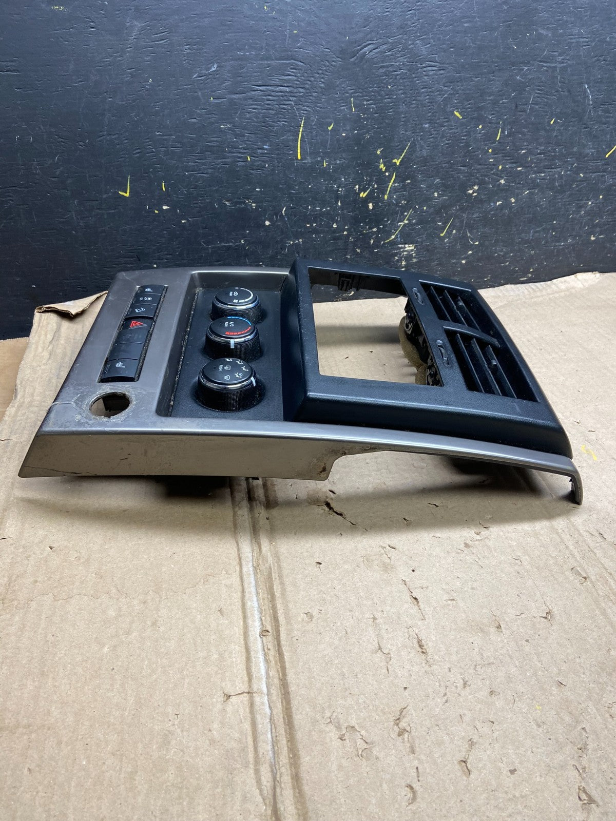 2008 to 2012 Jeep Liberty Dash Climate Temperature Control Radio Bezel X5781 DG3
