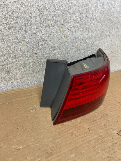 2009 to 2010 Hyundai Sonata Right Passenger Side Tail Light AH8399 LK2