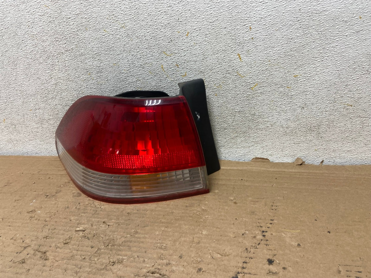 2001 to 2002 Honda Accord Sedan 4door Left Driver LH Tail Light AH9251 LK2
