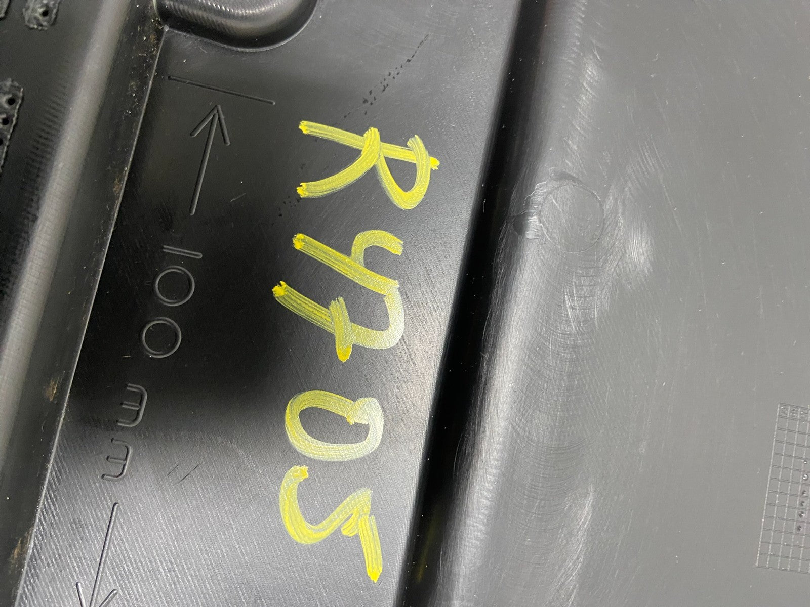 2015 to 2017 Chrysler 200 Front Right Passenger Side Door Panel OEM r4705 DG10