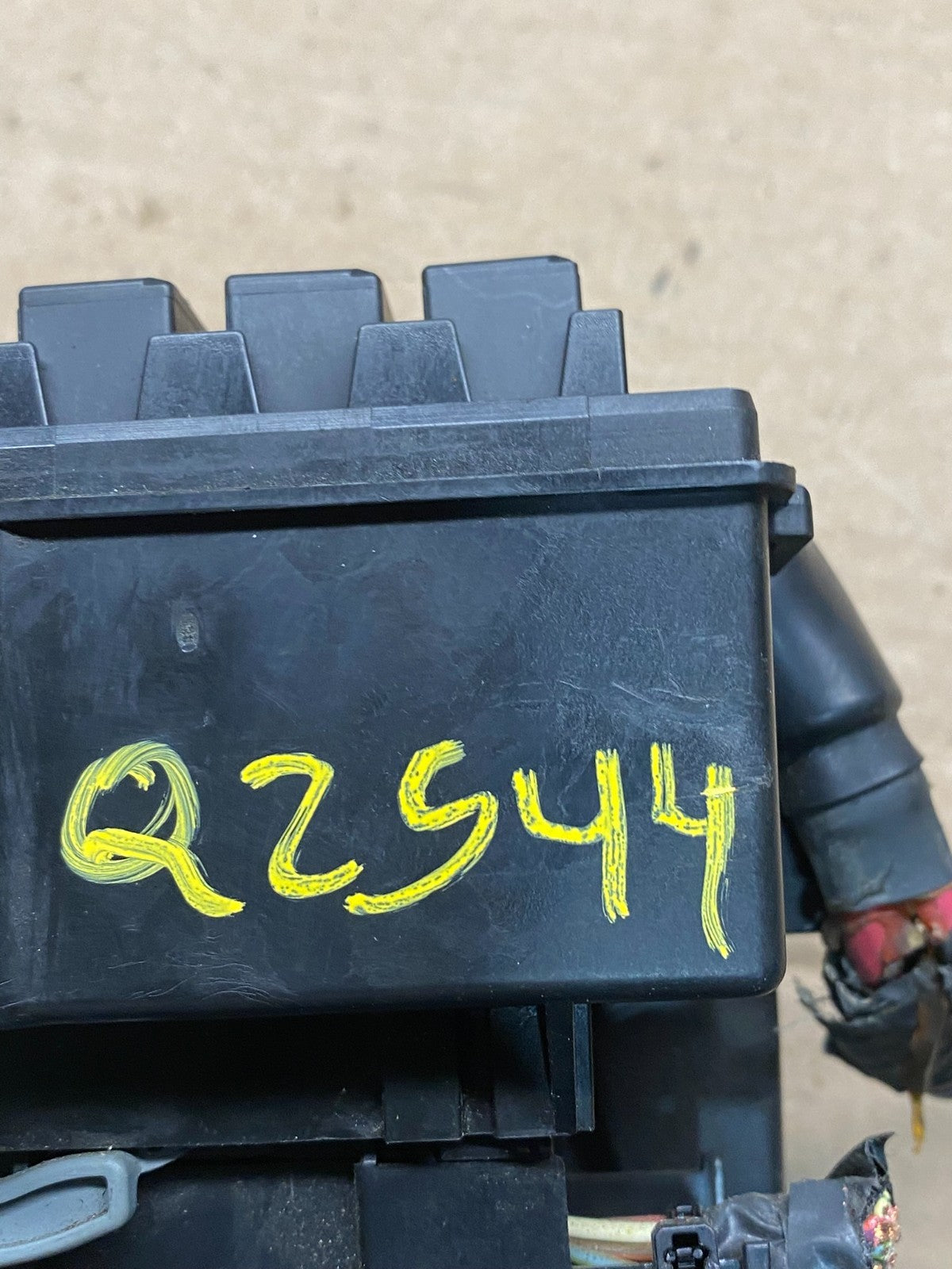 2006 Jeep Grand Cherokee Commander Fuse Box Relay Body Module BCM Q2544 DG7