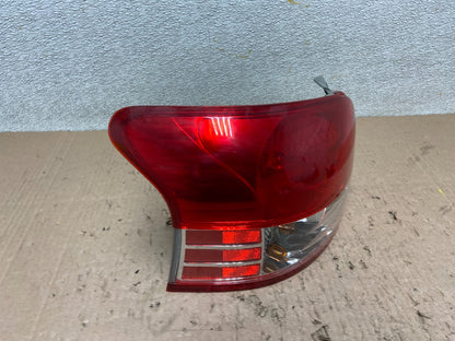 2007 to 2012 Toyota Yaris Hatchback Left Driver LH Side Tail Light Y0565 GD2