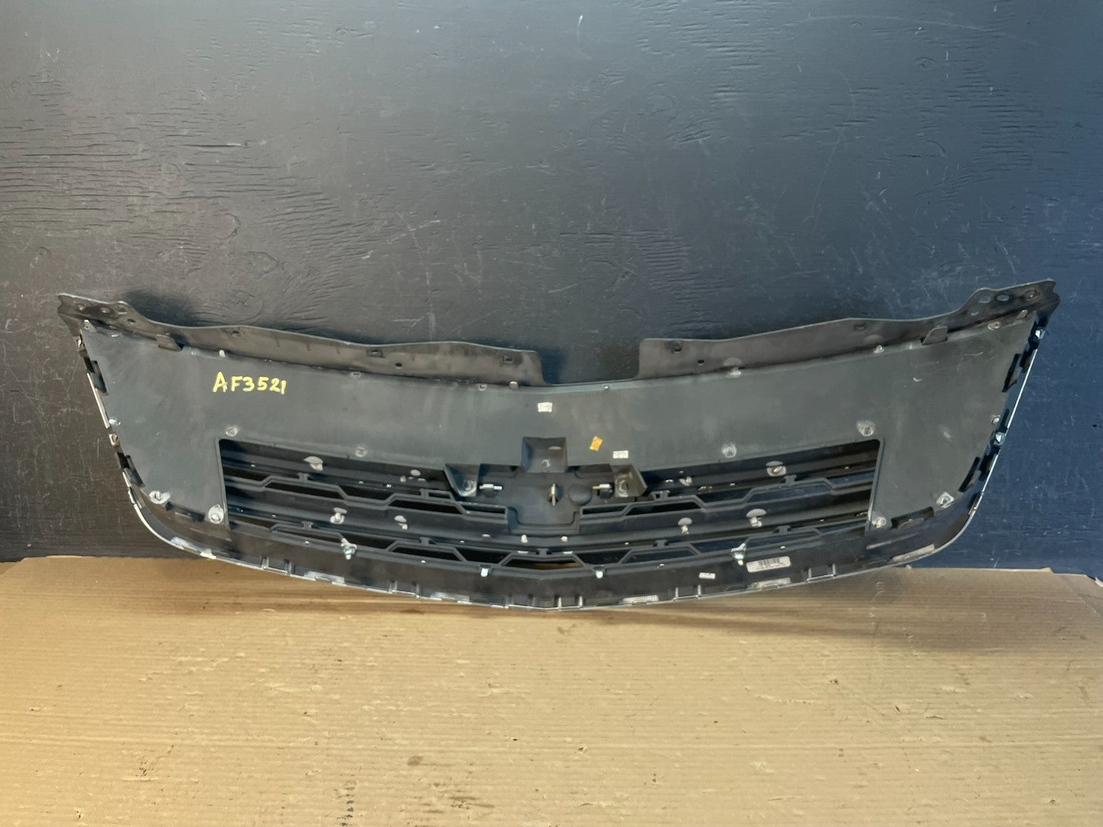 2013 to 2017 Chevrolet Traverse Front Upper Grill Grille AF3521 DG3