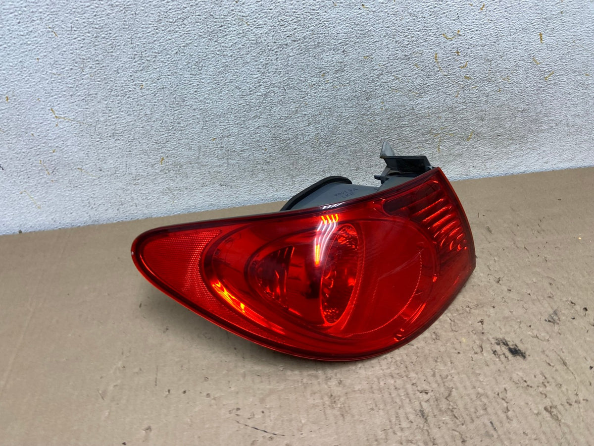 2007 to 2010 Hyundai Elantra Sedan Left Driver Side Tail Light AI2518 LK2