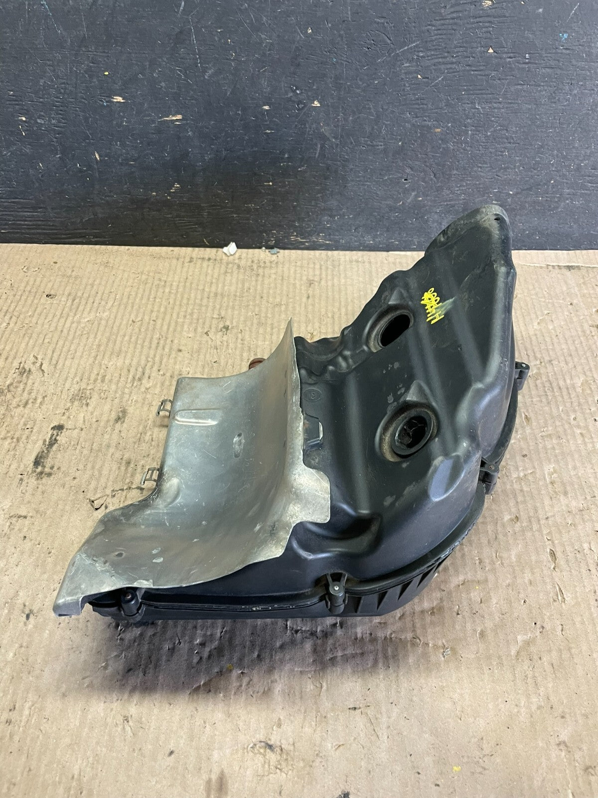 2009-2012 Bmw 7-Ser F01 750i Left Driver Air Filter Cleaner Intake Box M2919 DG7