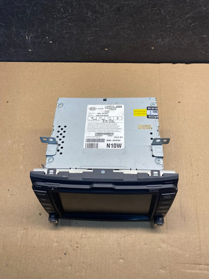 2010 - 2013 Kia Sportage AM FM Radio Navigation Screen CD Player AE7402 DG3