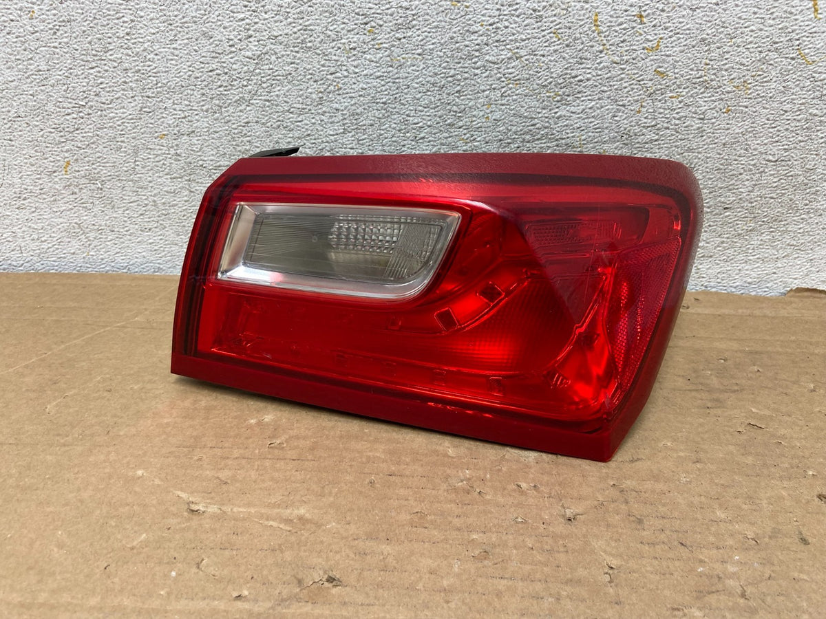 2016 - 2020 Chevrolet Malibu Right Passenger RH Side Tail Light AH8448 DW0