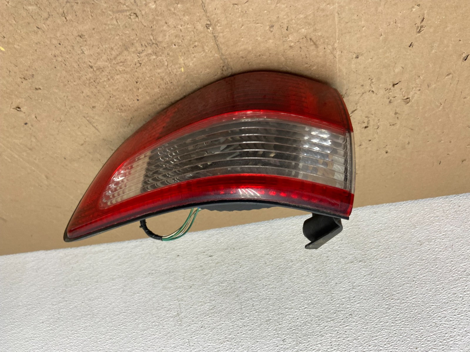 2001 2002 2003 Toyota Sienna Left Driver Lh Side Tail Light AC7219 DW0