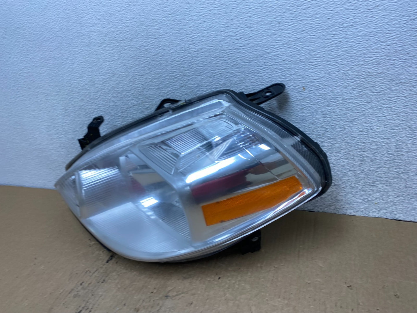 2008 to 2012 Nissan Versa Headlight Halogen Left Driver Lh Side AG2446 DW1