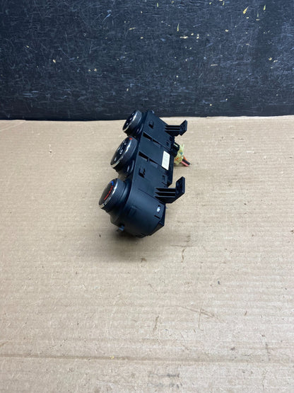 2014 - 2016 Kia Forte Temperature A/C Heater Climate Control AH1598 DG2