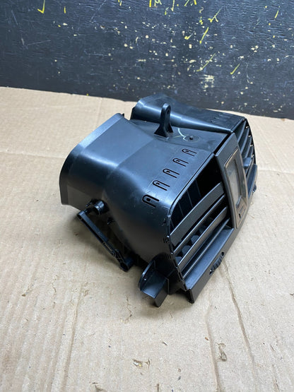 2007 to 2009 Cadillac SRX Front Center Dash Clock Air Vent AA4712 DG1