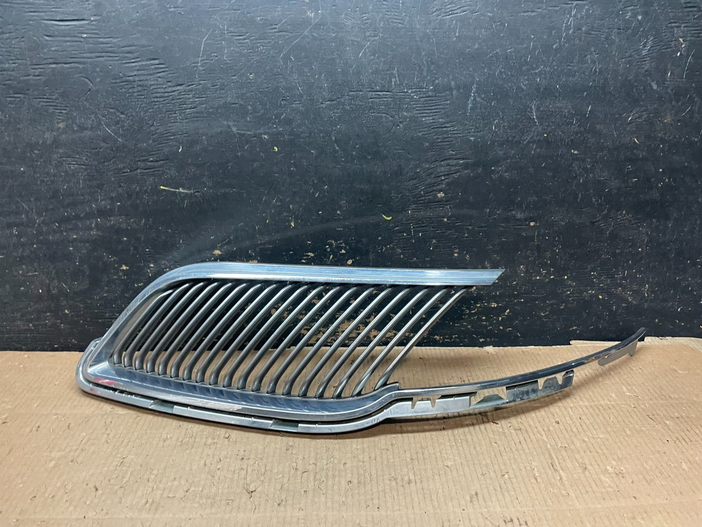 2013 to 2016 Lincoln MKT Left Driver LH Side Front Grill Grille OEM Y6450 DG0