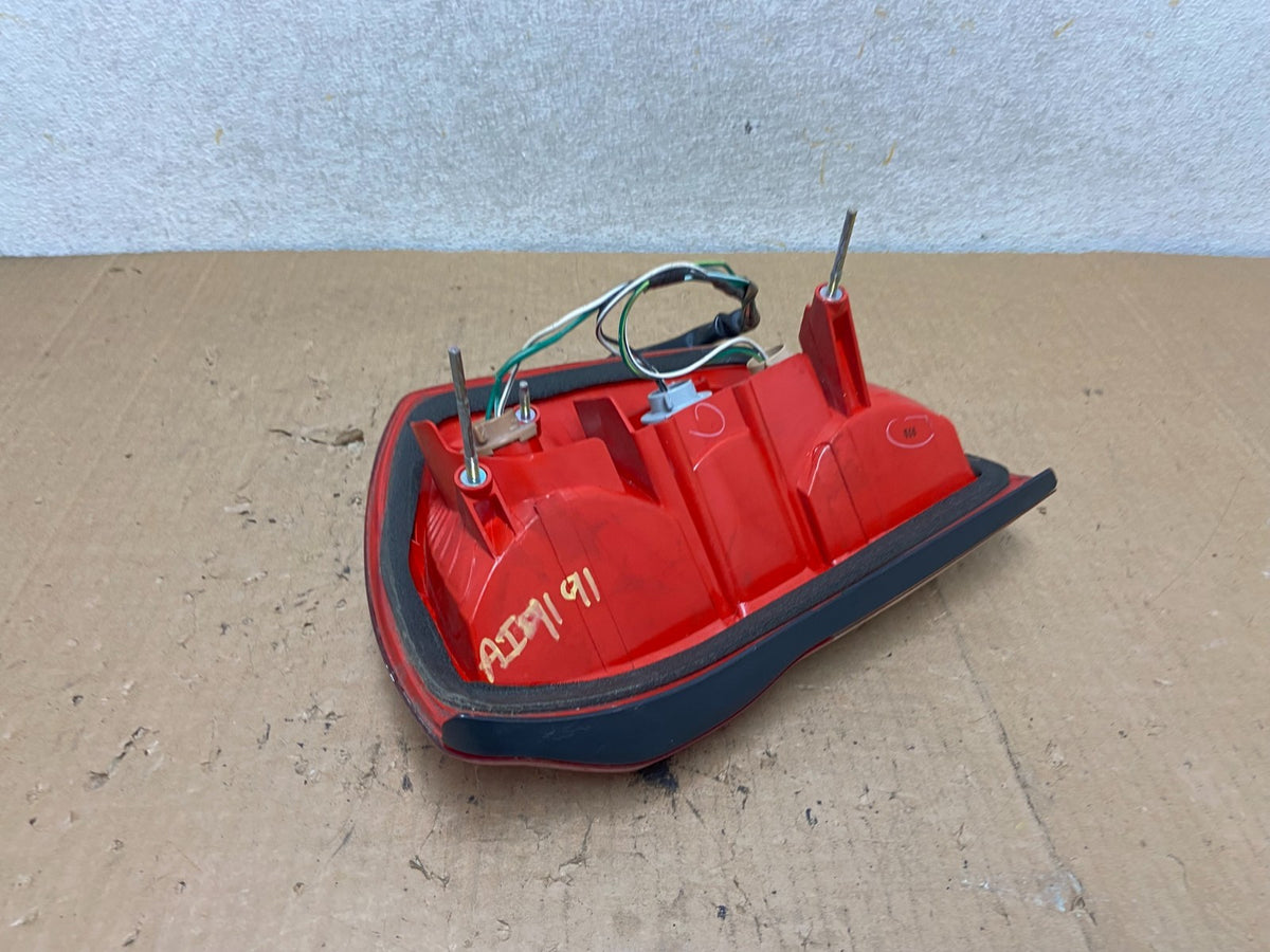 2001 2002 2003 Toyota Rav4 Left Driver LH Side Tail Light AI9191 LK4