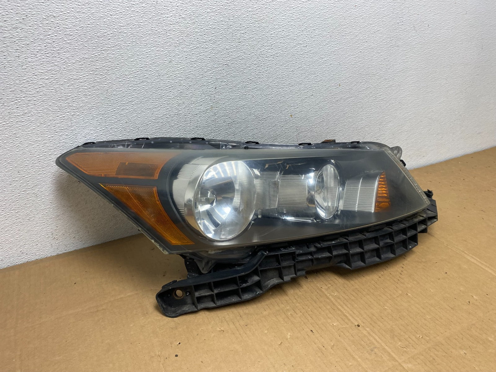 2008 to 2012 Honda Accord Sedan Right Passenger RH Headlight AD0776 DW2