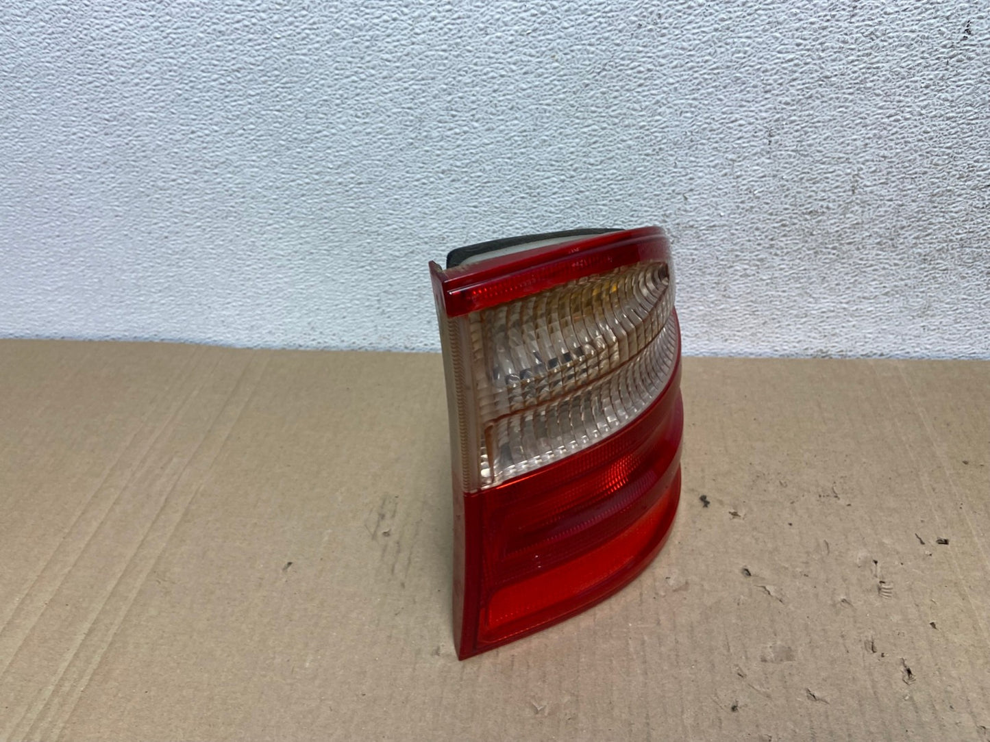 2000-2003 Wagon Mercedes-Benz W210 E-Class Right Passenger Tail Light AE9529 LK2